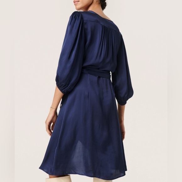 Soaked in Luxury SLEline Wrap Dress in Night Sky Navy Size Small - Picture 2 of 9